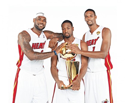 JiuyouAPP下载-中国足球国家队中场组织能力持续提升，中国足球中场现役人员